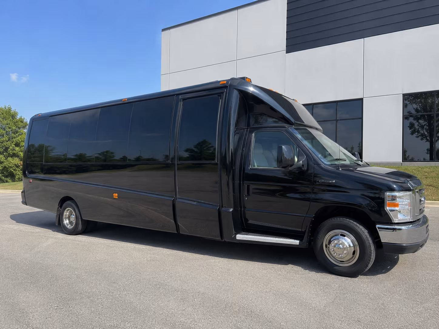 Washington Winery Tour & Pub Crawl Transportation party bus exterior